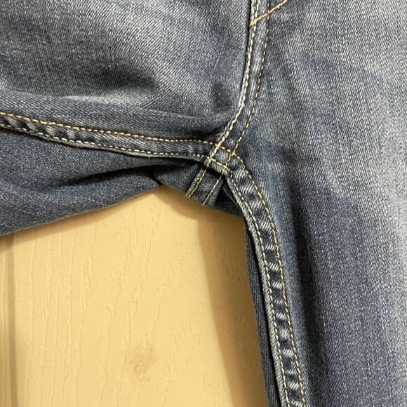 Levi's Women's Demi Curve Dark Wash Whiskered Low Rise Skinny Jeans Size 5/27 - Picture 6 of 7